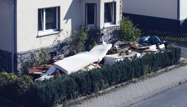Yard Junk Removal in Chesterfield